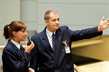 Womit kann eine stationäre Wache ausgestattet sein